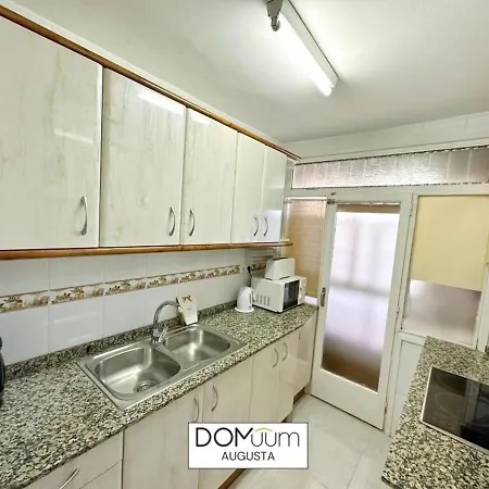 Domuum Holidays - Augusta Family Apartment Salou